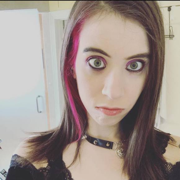 Meet your Posher, Kelly - Picture 1 of 1